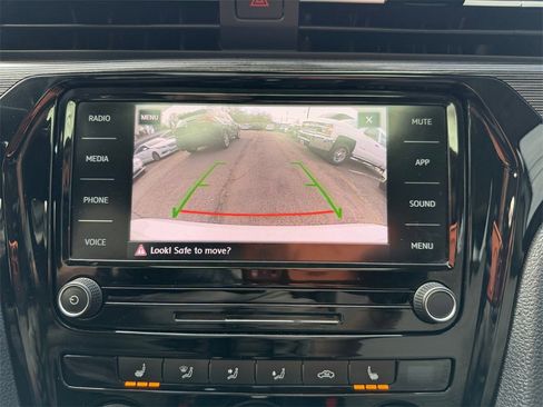 Used 2020 Volkswagen Passat 2.0T R-Line image 9