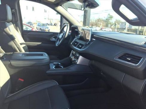 Used 2023 GMC Yukon SLT w/ SLT Luxury Package image 38