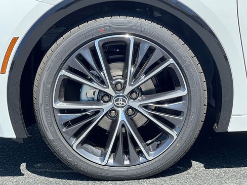 New 2026 Toyota Prius XLE image 32