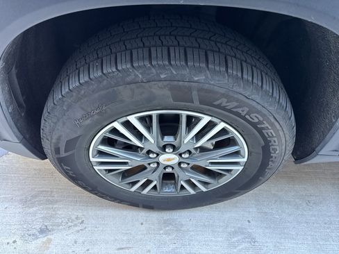 Used 2024 Chevrolet Traverse LT image 19