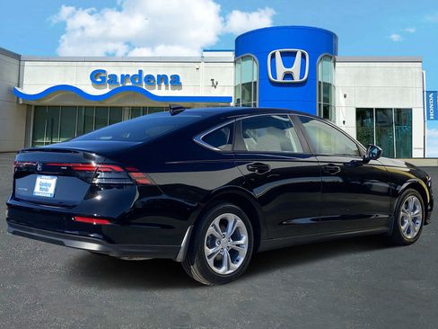 Used 2025 Honda Accord LX image 6