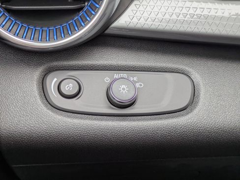 New 2025 Chevrolet Trax LT w/ Driver Confidence Package image 15