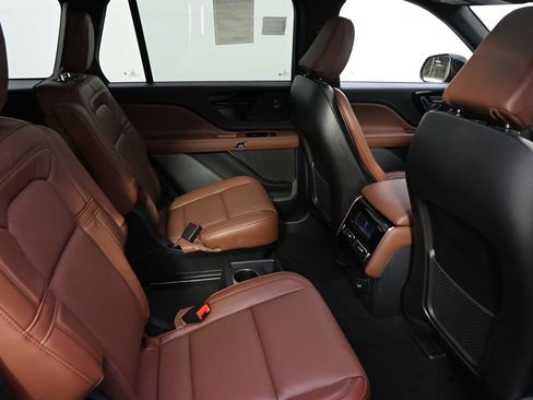 New 2026 Lincoln Aviator Reserve w/ Jet Appearance Package AWD/4WD image 18