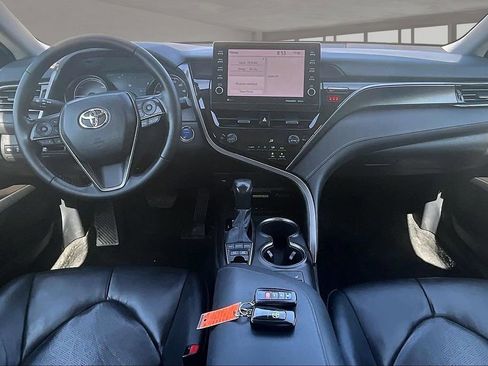 Used 2022 Toyota Camry XSE FWD image 16