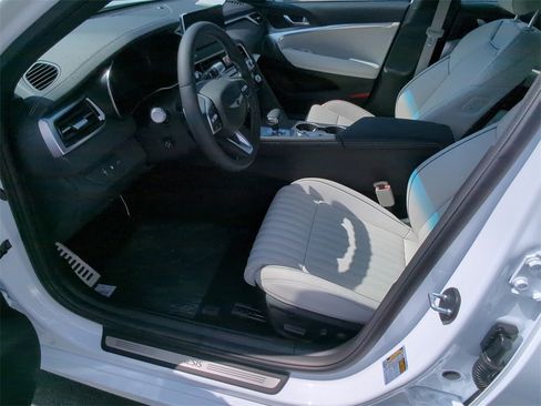 Used 2025 Genesis G70 3.3T Advanced image 9