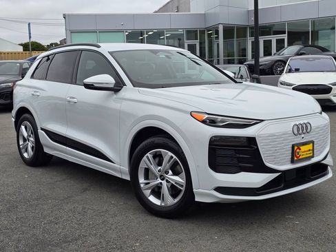 Used 2025 Audi Q6 e-tron Premium w/ Convenience Package RWD image 1