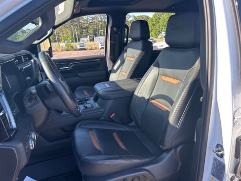 Used 2024 GMC Sierra 2500 AT4 w/ AT4 Premium Plus Package AWD/4WD image 16