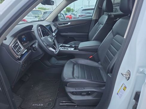 Used 2024 Volkswagen Atlas SEL AWD/4WD image 10