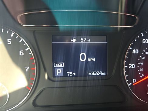 Used 2020 Kia Sorento LX AWD/4WD image 19