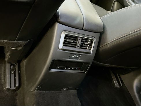 Used 2024 MAZDA CX-90 3.3 Turbo w/ Preferred Plus image 29