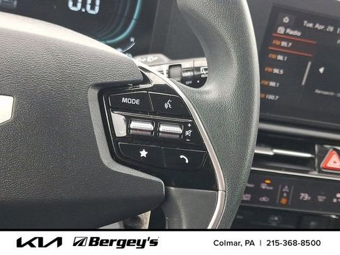 Certified 2024 Kia Niro LX FWD image 24