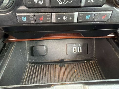 Used 2016 Ford F150 Limited w/ Trailer Tow Package image 27