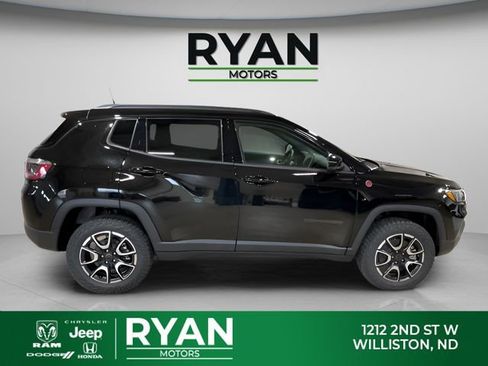 New 2026 Jeep Compass Trailhawk AWD/4WD image 10