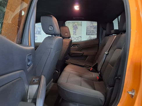 Used 2025 Chevrolet Colorado LT AWD/4WD image 19