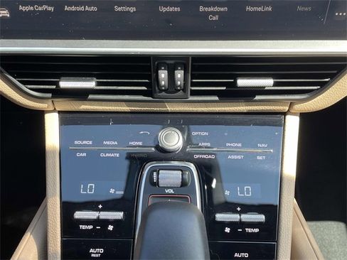 Used 2023 Porsche Cayenne image 12