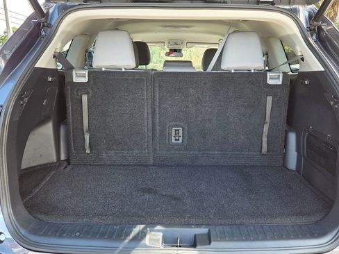 Used 2022 Toyota Highlander LE image 14