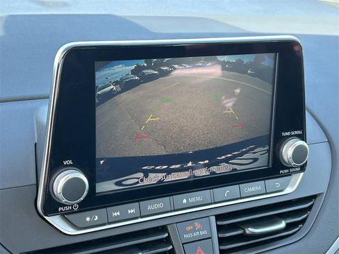 Used 2025 Nissan Altima 2.5 S image 19