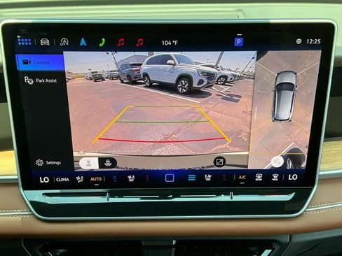 Certified 2026 Volkswagen Tiguan SEL R-Line AWD/4WD image 28