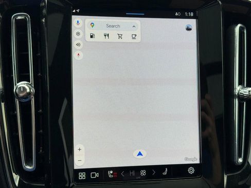 Certified 2025 Volvo XC40 B5 Plus image 22