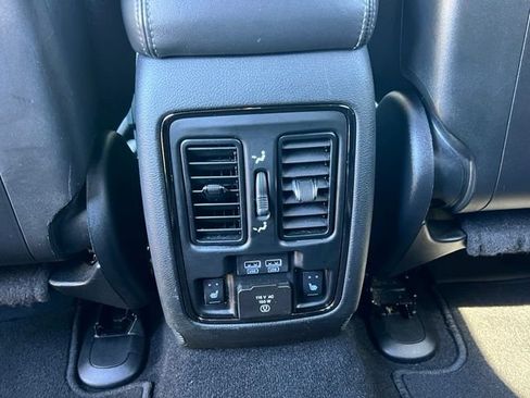 Used 2019 Dodge Durango R/T w/ Technology Group AWD/4WD image 14
