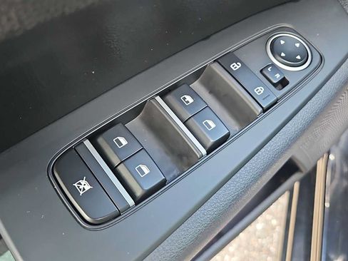 Used 2024 Kia Forte LXS FWD image 15