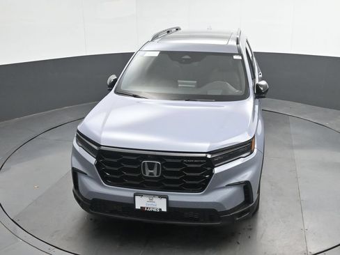 Used 2025 Honda Pilot Black Edition image 28