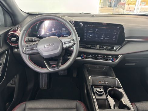 Used 2025 Chevrolet Equinox RS w/ Safety and Technology Package FWD image 3