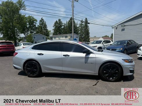 Used 2021 Chevrolet Malibu LT FWD image 2