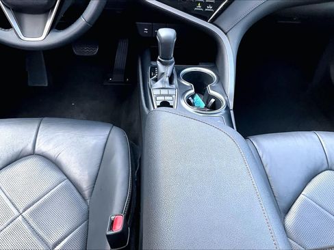 Certified 2018 Toyota Camry XLE w/ Audio Package FWD image 17