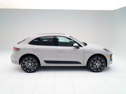 Certified 2026 Porsche Macan AWD/4WD image 8