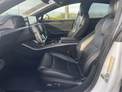 Used 2022 Tesla Model S image 18