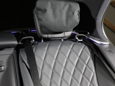 Used 2025 Mercedes-Benz S 580 S 580 4MATIC image 26