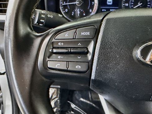 Used 2022 Hyundai Venue SEL FWD image 14