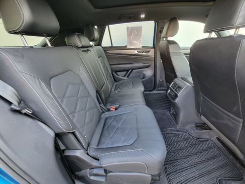 Used 2024 Volkswagen Atlas Cross Sport SE AWD/4WD image 18