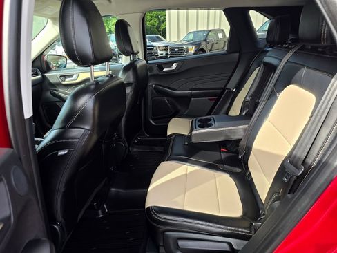 Used 2022 Ford Escape Titanium w/ Titanium Elite Package AWD/4WD image 11