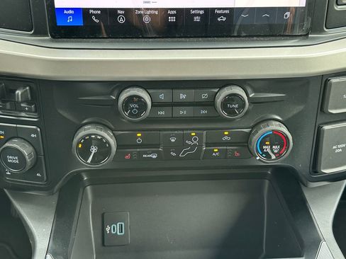 Used 2024 Ford F250 XLT w/ Black Appearance Package AWD/4WD image 32