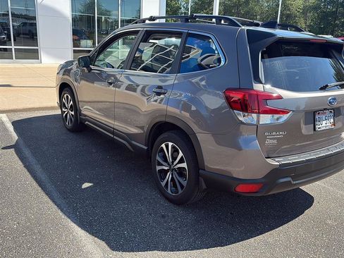 Used 2024 Subaru Forester Limited w/ Convenience Package AWD/4WD image 5