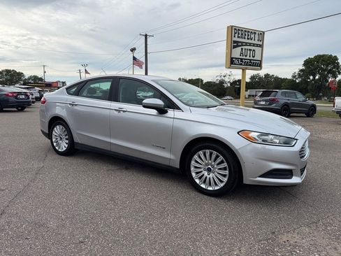 Used 2014 Ford Fusion S FWD image 2