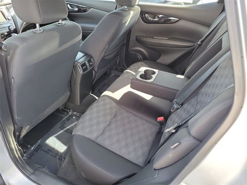 Used 2022 Nissan Rogue Sport SV image 23