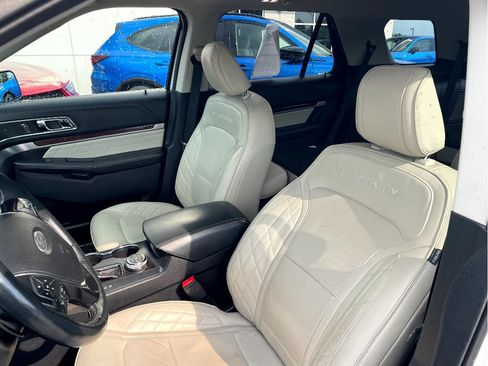 Used 2018 Ford Explorer Platinum AWD/4WD image 9