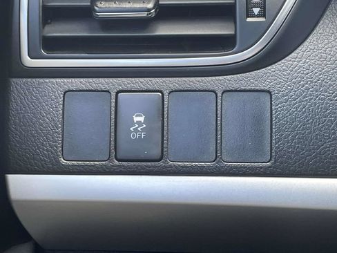 Used 2016 Toyota Camry SE FWD image 27