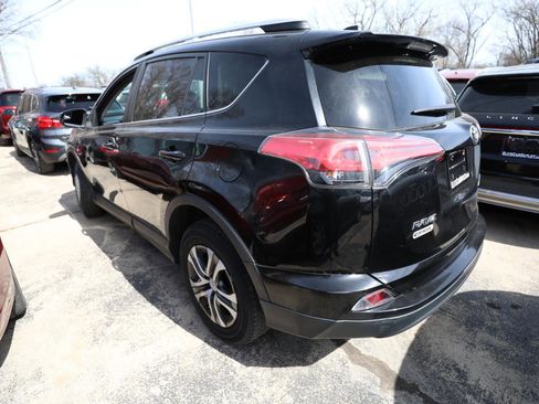 Used 2016 Toyota RAV4 LE image 8