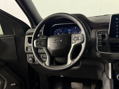 Used 2024 Chevrolet Suburban Z71 w/ Luxury Package image 15