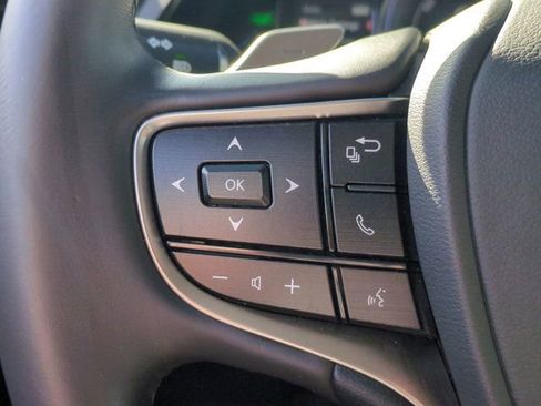 Used 2022 Lexus ES 300h w/ Accessory Package image 17