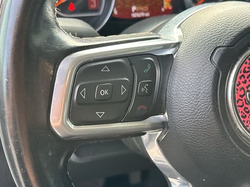 Used 2020 Jeep Wrangler Unlimited Sahara AWD/4WD image 13