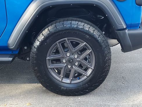 Used 2024 Jeep Wrangler Sport S image 7