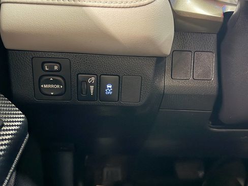 Used 2013 Toyota RAV4 XLE image 47