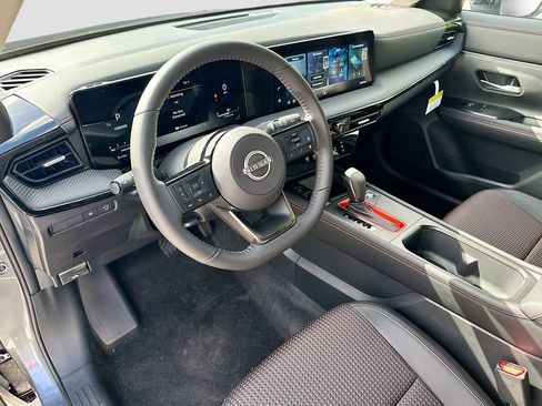 New 2026 Nissan Kicks SR image 2