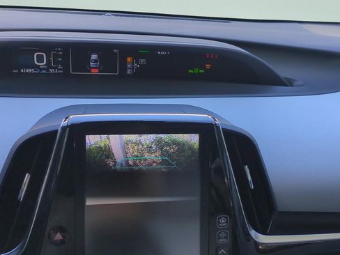 Used 2018 Toyota Prius Four Touring w/ Appearance Package image 20