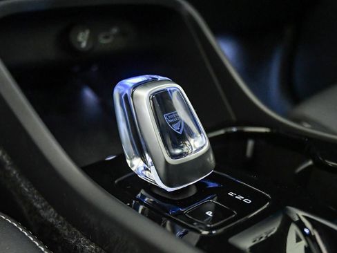 Certified 2026 Volvo XC40 B5 Plus AWD/4WD image 21